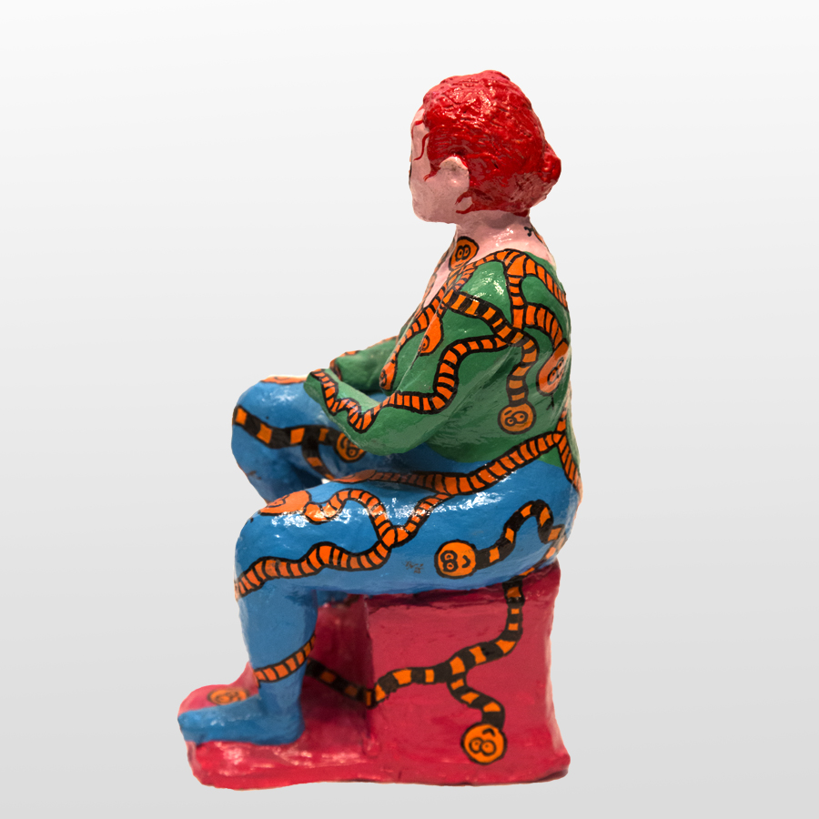 Womanity  Sculpture en terre cuite par Alexandra Stern de profil gauche